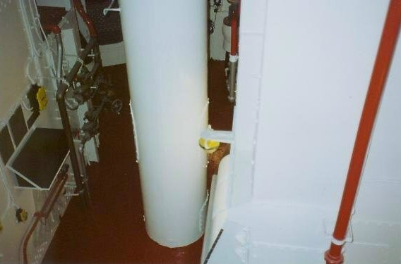 Round tube in the center of the stalk containing all the wires that make up the cable twist connecting the turret to the ship.